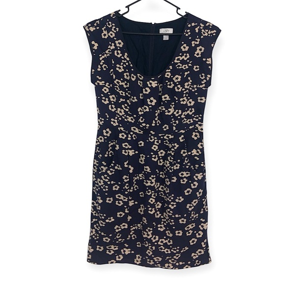 LOFT Neutral Daisies Cap Sleeve Pleated Scoop Neck Dress W/ Pockets size 10 - Picture 1 of 7